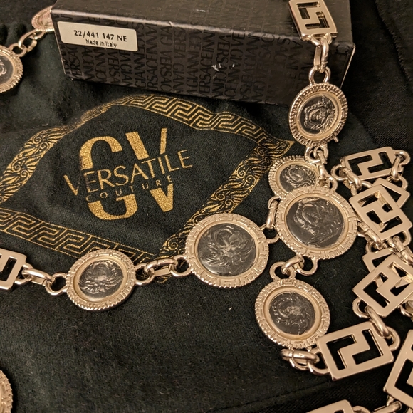 Iconic Vintage Versace Chain Belt with Medusa Medallion 90s - Very Rare! - Picture 10 of 13